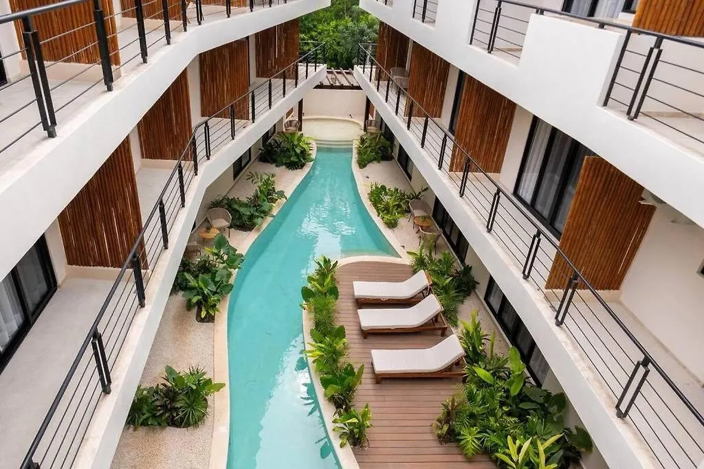 Spacious Penthouse With Pool 图卢姆